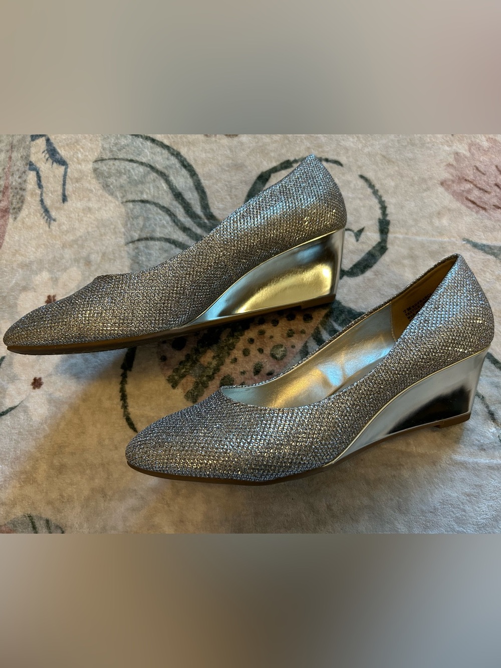 Bandolino Silver Glitter Low Heel Pumps - Picture 6 of 13